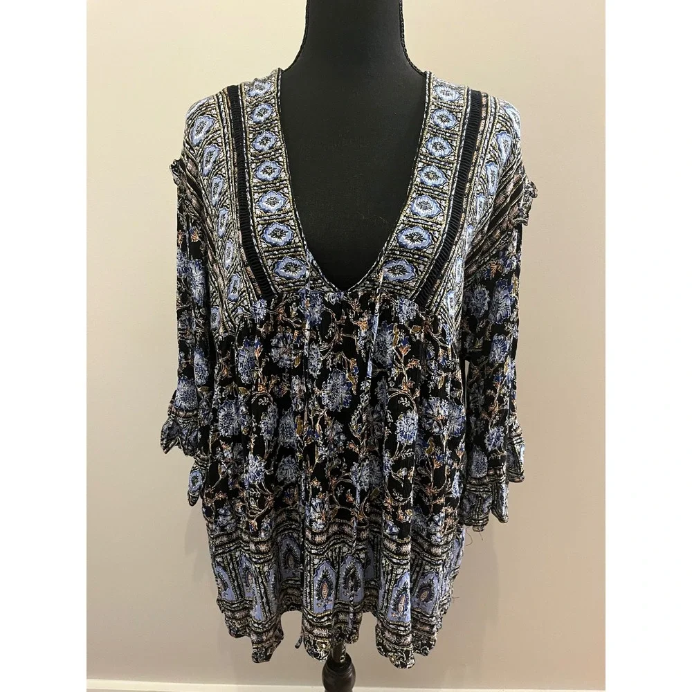 Free People Moonlight Dance Floral Print‎ V Neck Bell Sleeve Boho Tunic Top M